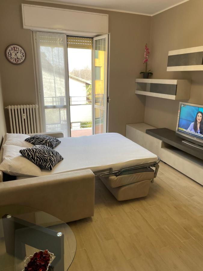 Casa Iris Apartment Rozzano Bagian luar foto