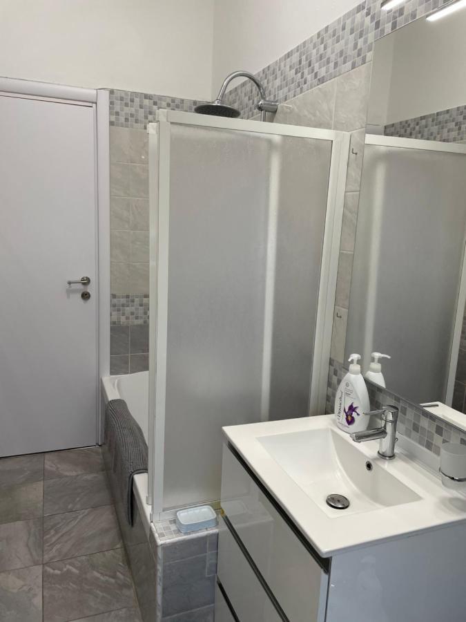 Casa Iris Apartment Rozzano Bagian luar foto
