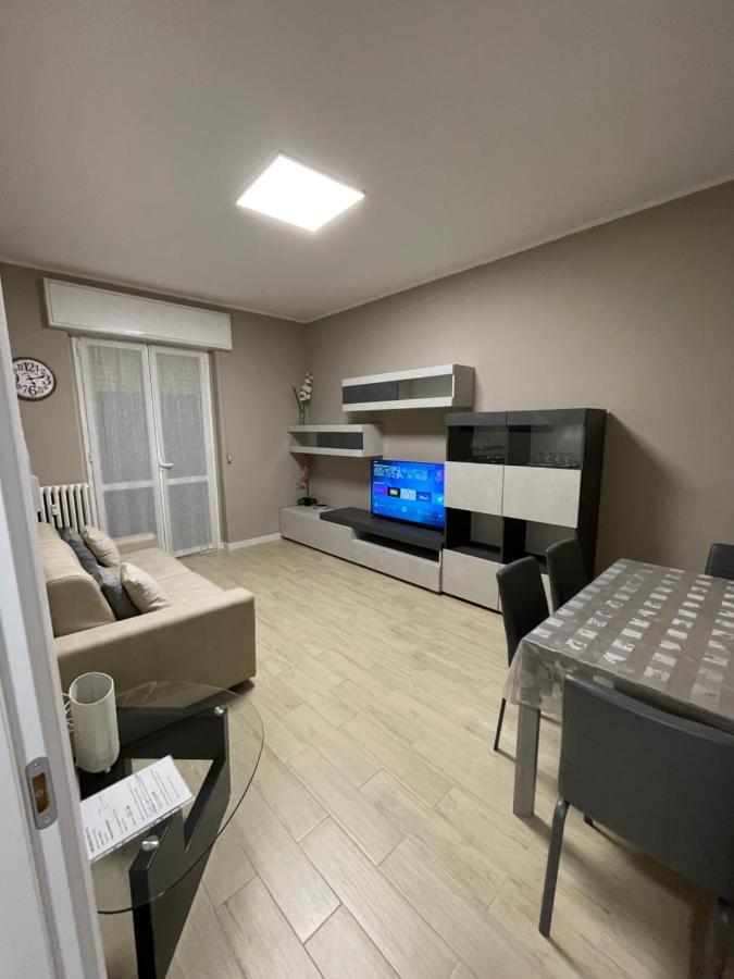 Casa Iris Apartment Rozzano Bagian luar foto